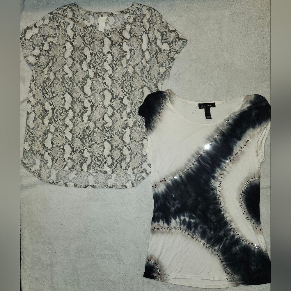 Lot of 2 Womens Sz L Tops, One NWOT and One Very Gently Worn